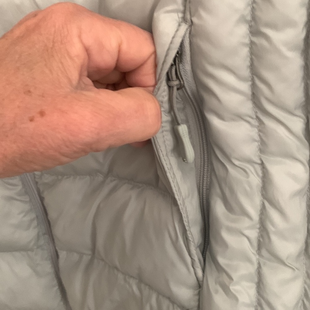 Grey down vest - Picture 4 of 4